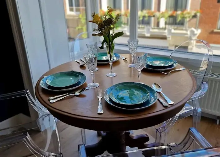 De Cosy Barock Met Gezellige Patio ! * Bréda